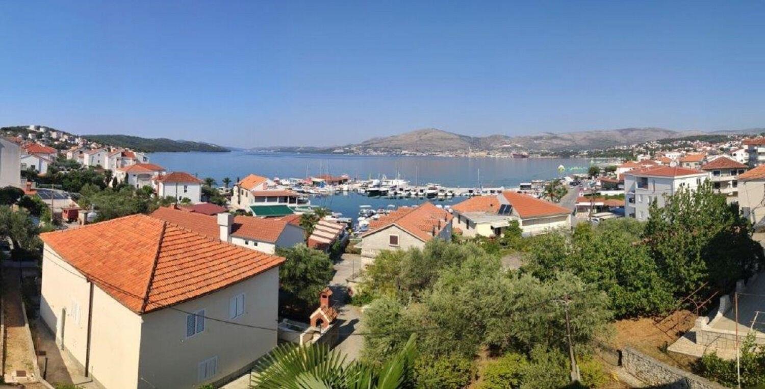 Apartments Biserka - 50 M From Beach Трогир Екстериор снимка