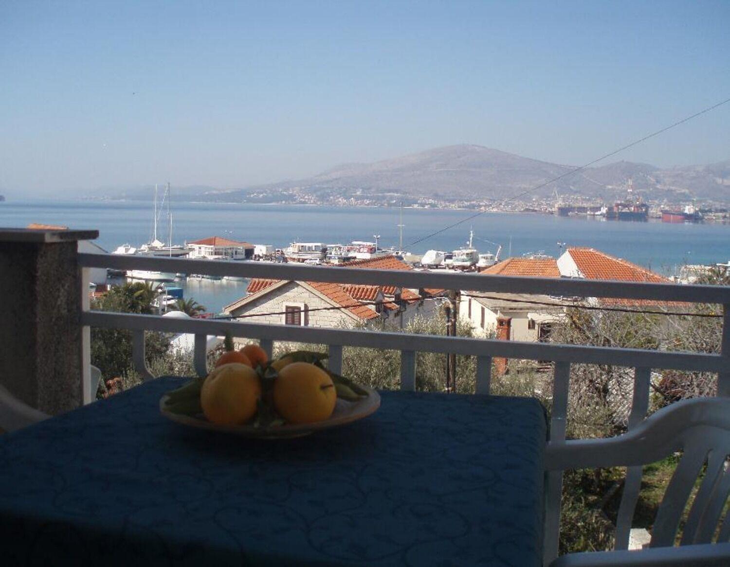 Apartments Biserka - 50 M From Beach Трогир Екстериор снимка