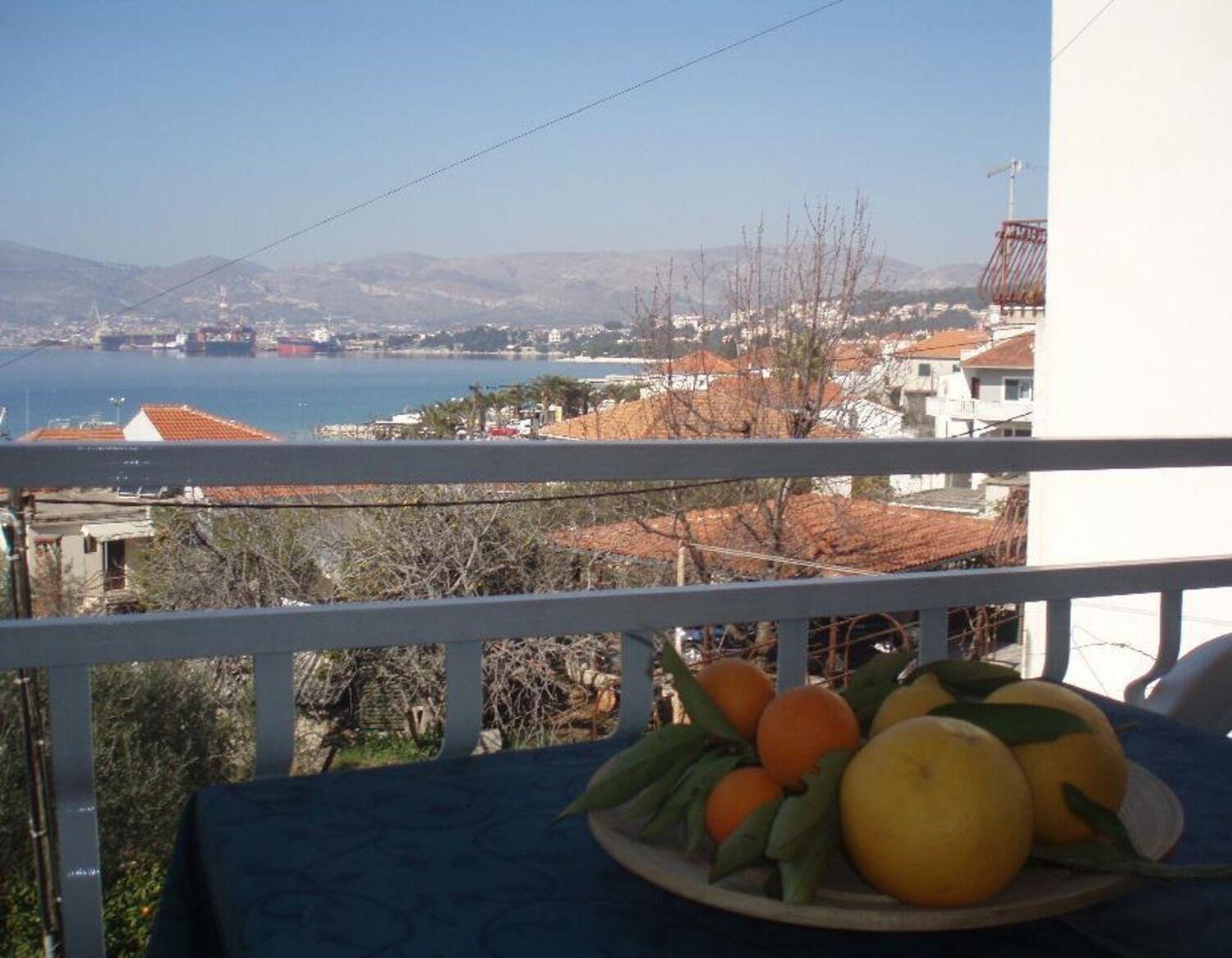 Apartments Biserka - 50 M From Beach Трогир Екстериор снимка