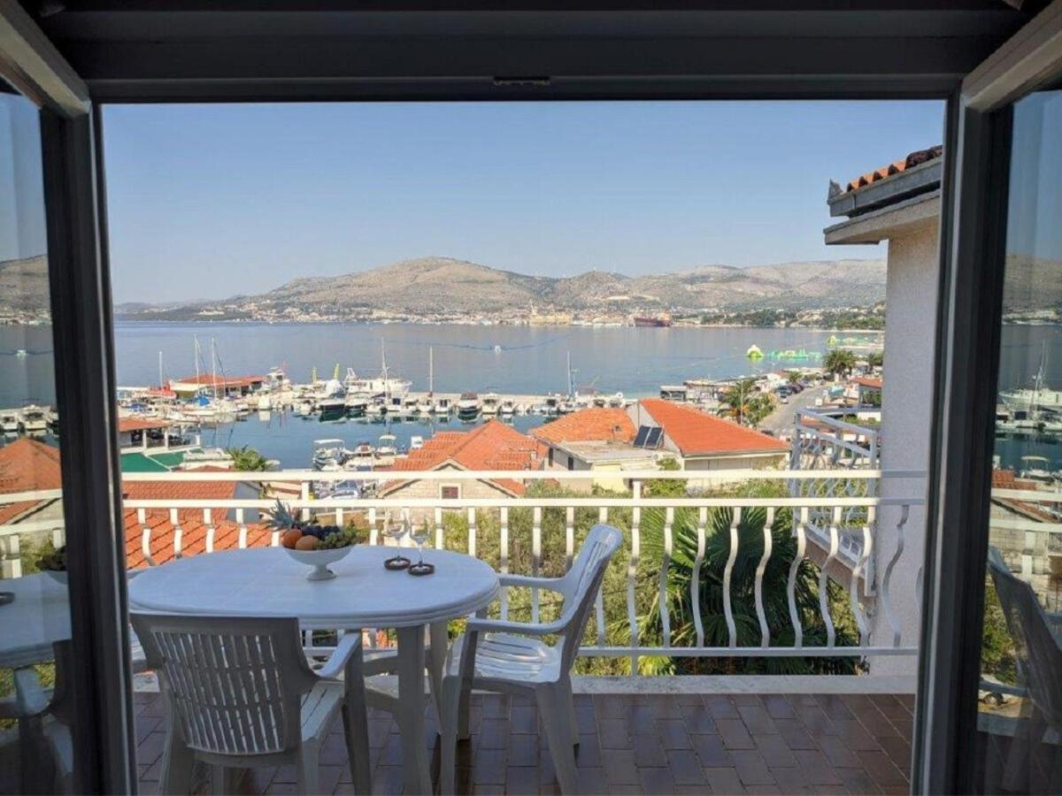Apartments Biserka - 50 M From Beach Трогир Екстериор снимка