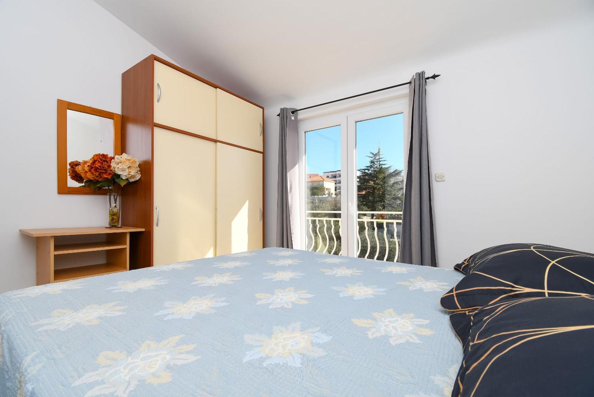 Apartments Biserka - 50 M From Beach Трогир Екстериор снимка