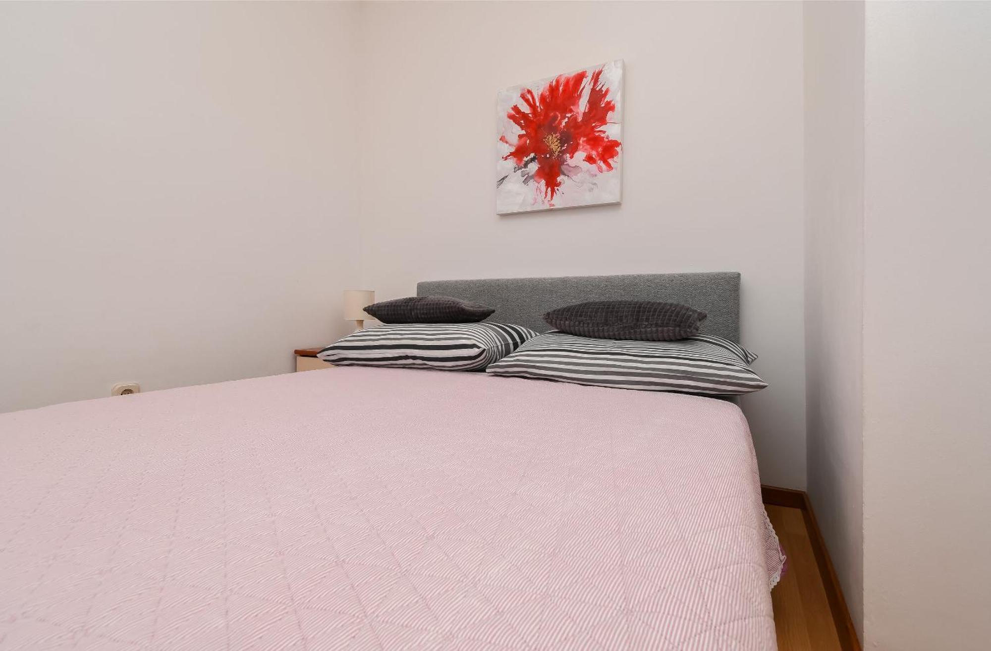 Apartments Biserka - 50 M From Beach Трогир Екстериор снимка