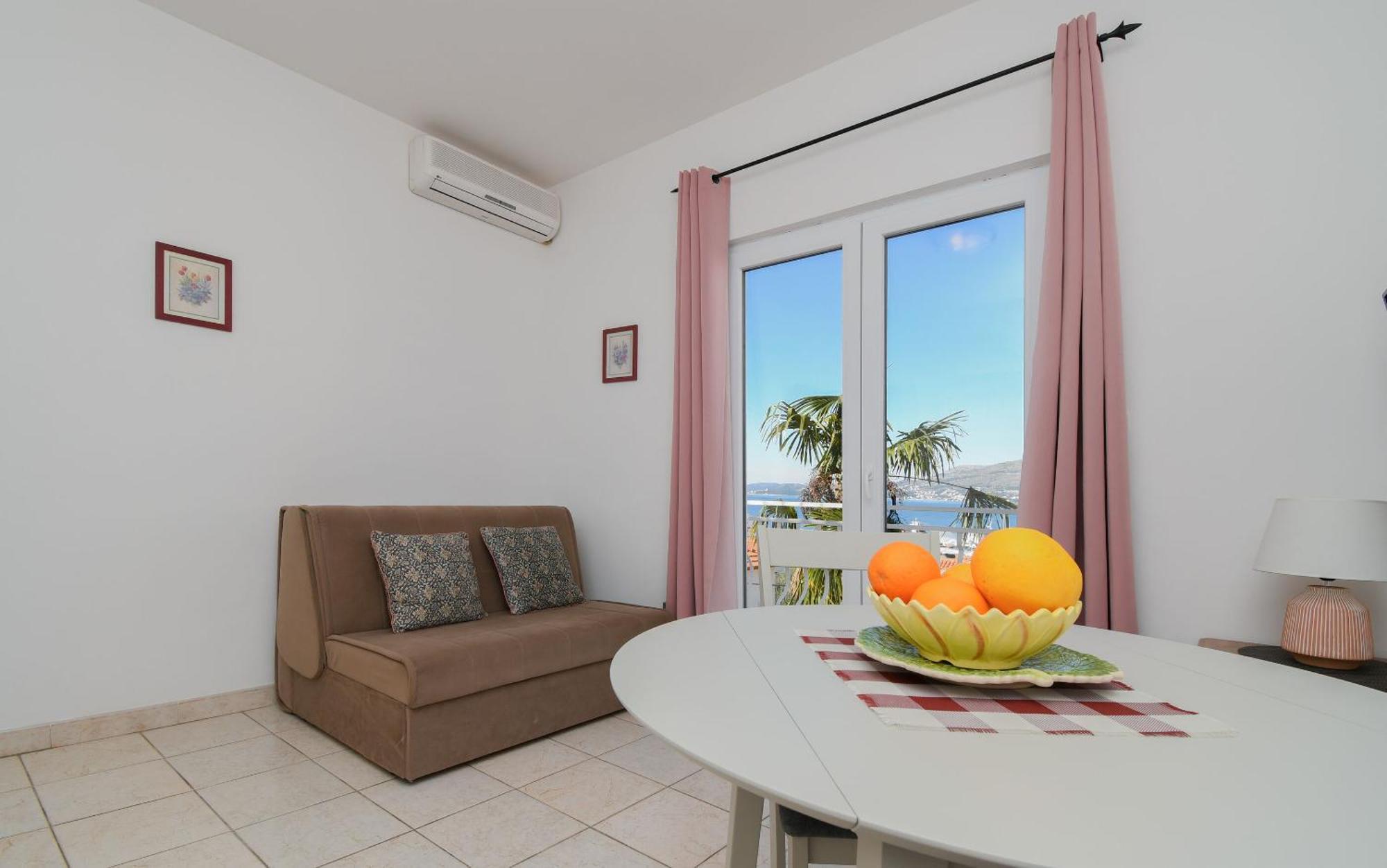 Apartments Biserka - 50 M From Beach Трогир Екстериор снимка