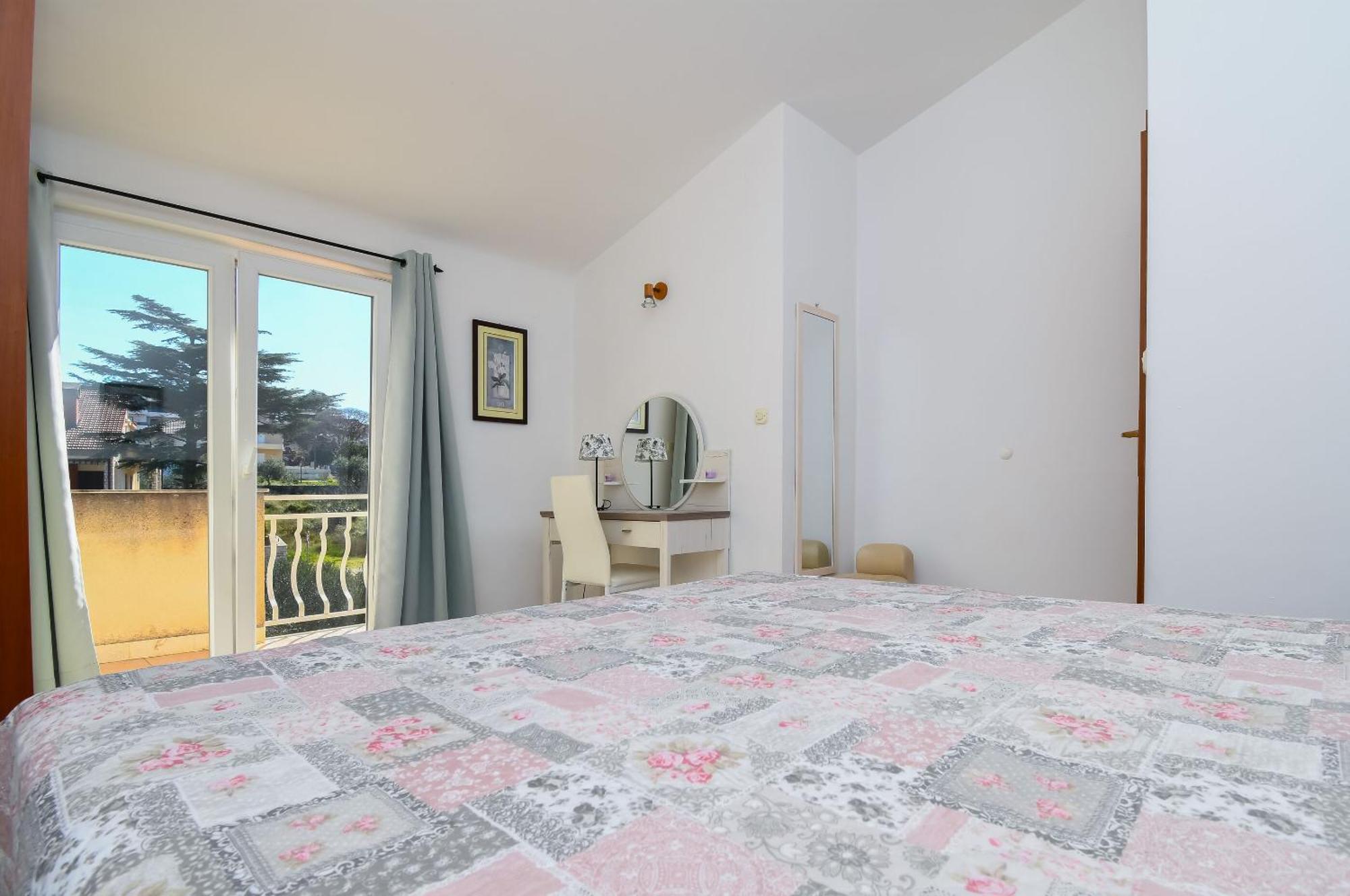 Apartments Biserka - 50 M From Beach Трогир Екстериор снимка