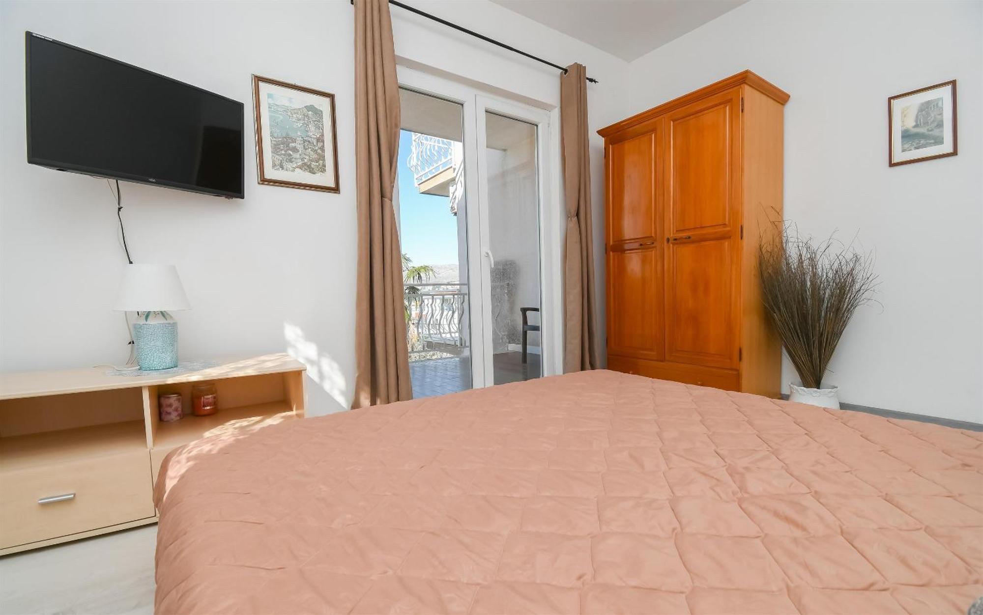 Apartments Biserka - 50 M From Beach Трогир Екстериор снимка