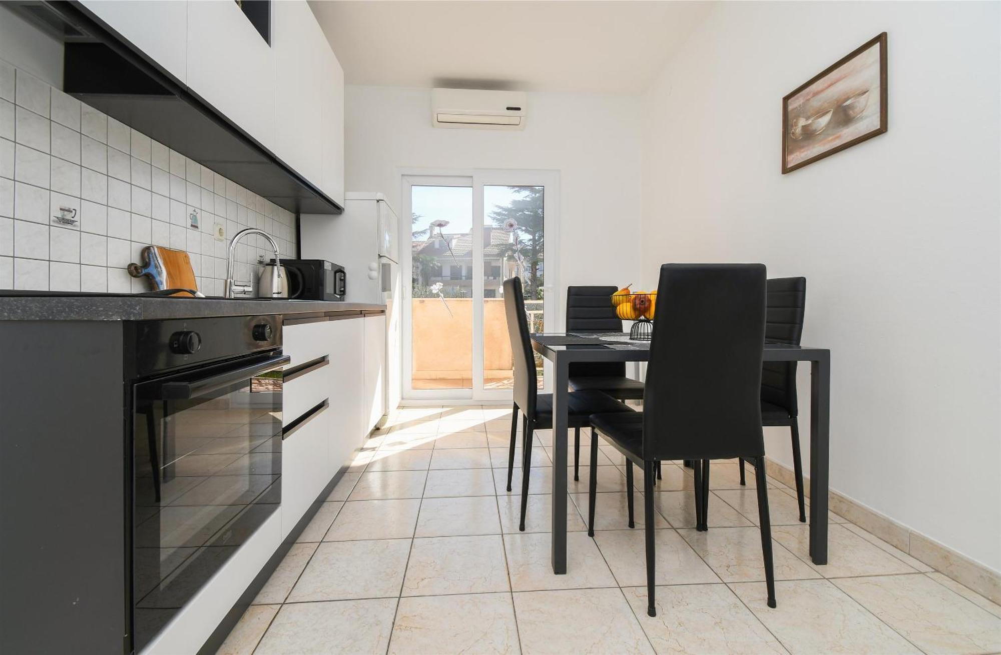 Apartments Biserka - 50 M From Beach Трогир Екстериор снимка