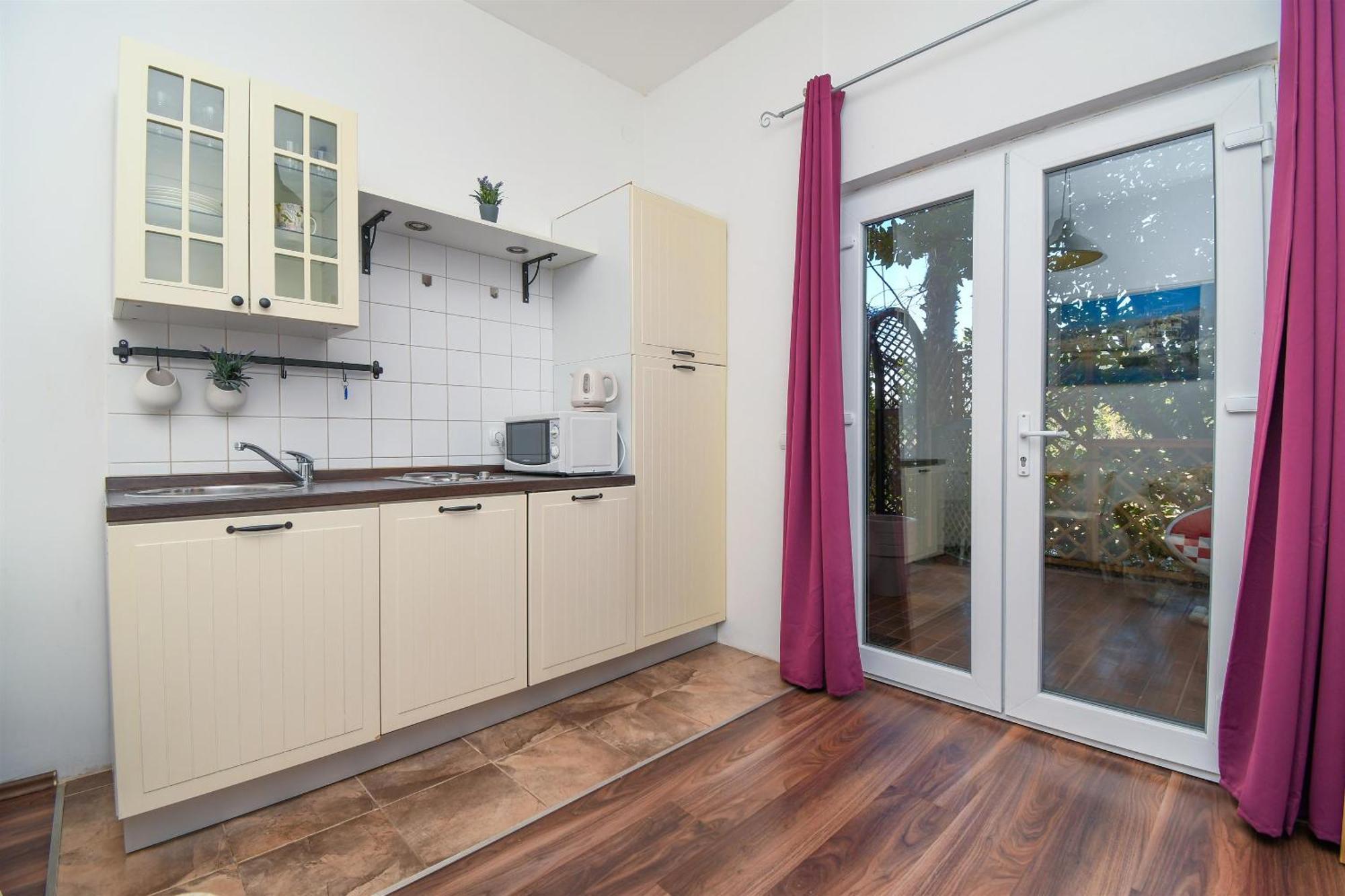 Apartments Biserka - 50 M From Beach Трогир Екстериор снимка