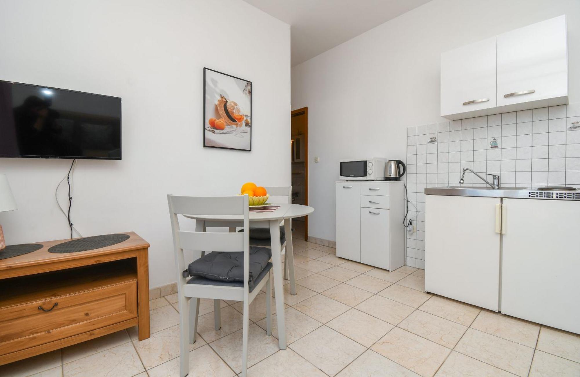 Apartments Biserka - 50 M From Beach Трогир Екстериор снимка