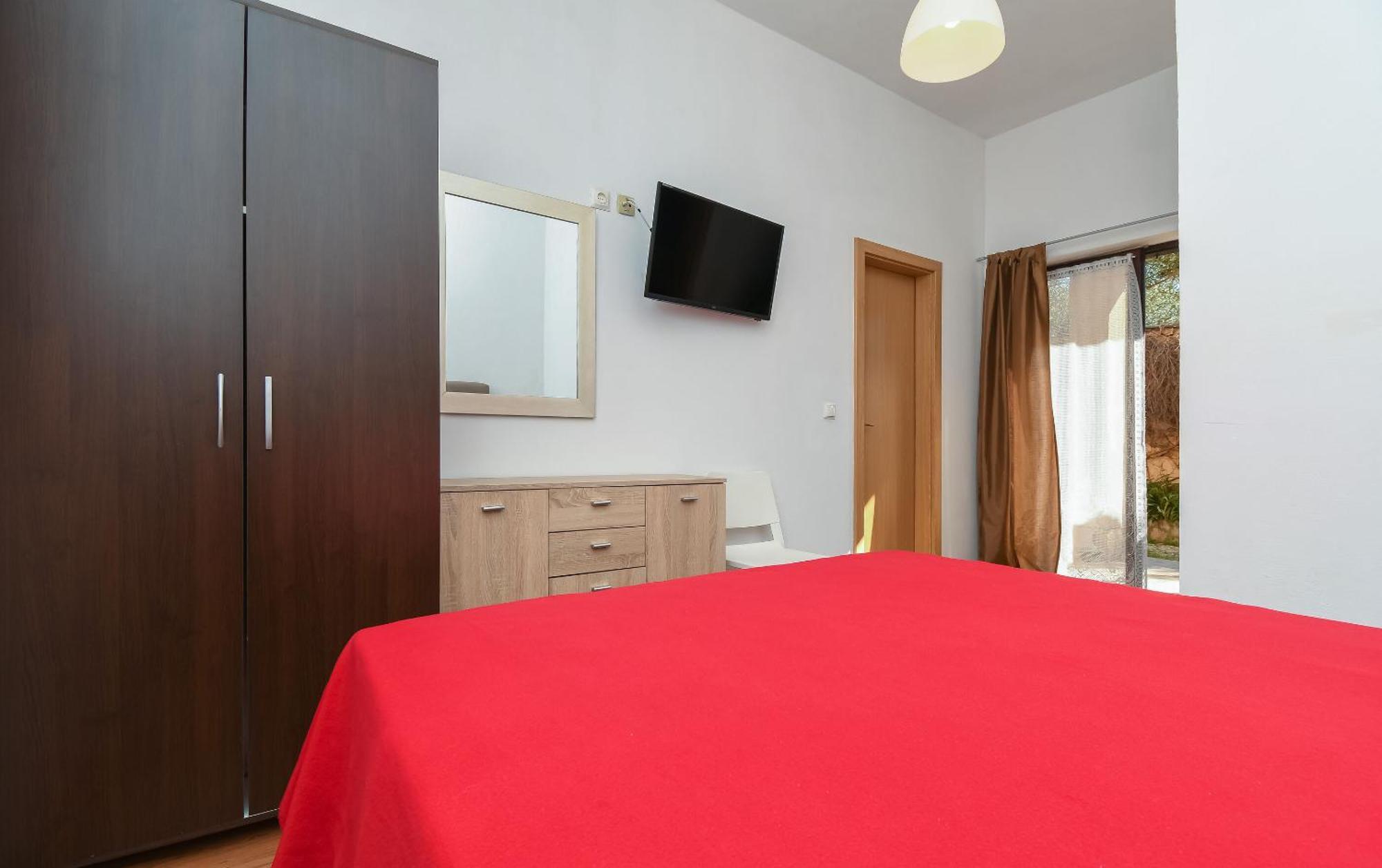 Apartments Biserka - 50 M From Beach Трогир Екстериор снимка